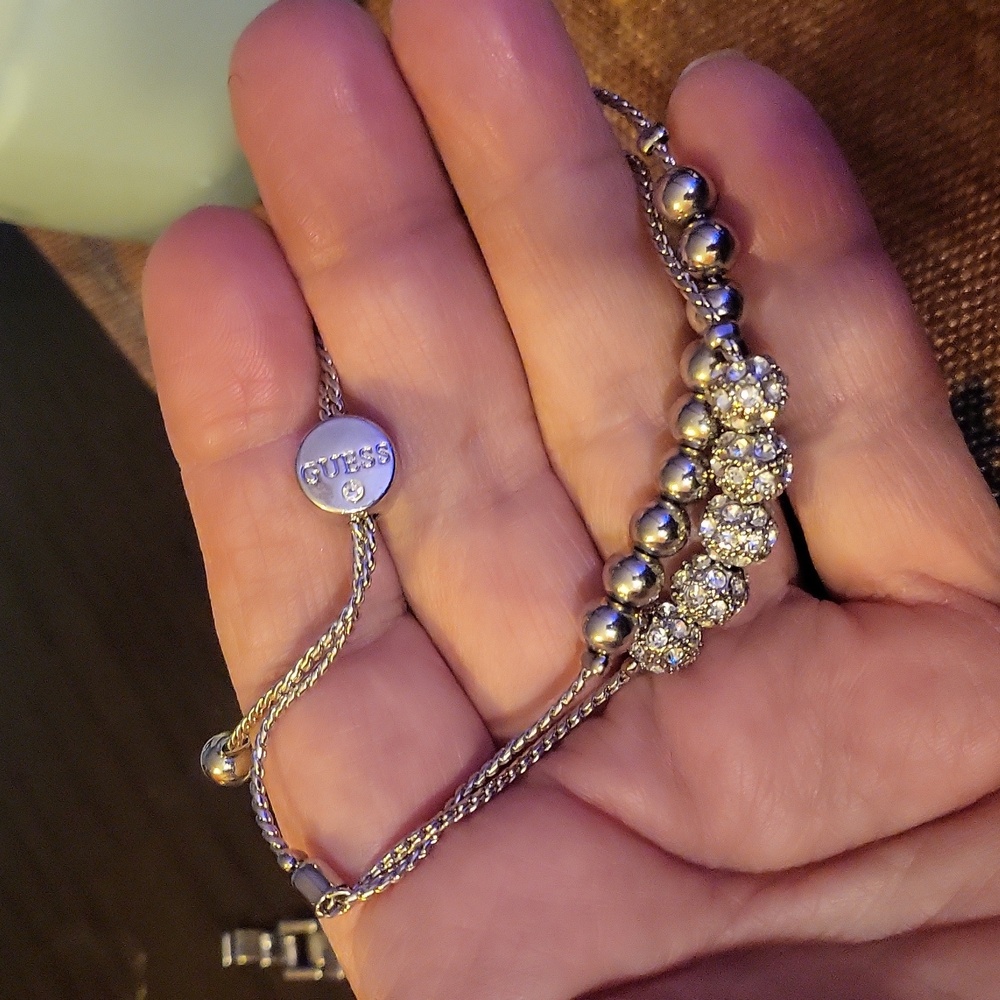 2 Bracelets - Picture 5 of 6